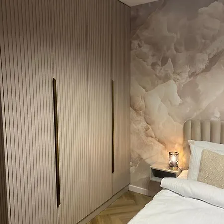 Crystal Luxury Apartment With Free Parking In Cracow For 4 Guests Krakow Exterior photo