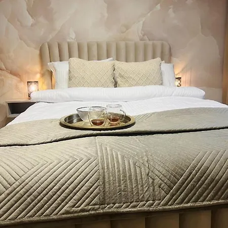 Crystal Luxury Apartment With Free Parking In Cracow For 4 Guests Krakow Exterior photo
