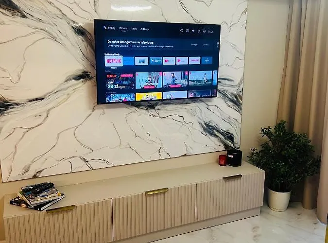 Crystal Luxury Apartment With Free Parking In Cracow For 4 Guests
