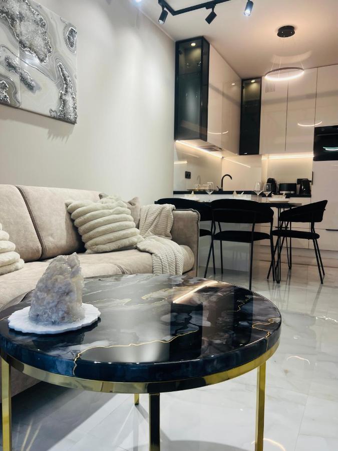 Crystal Luxury With Free Parking In Cracow For 4 Guests Apartment *